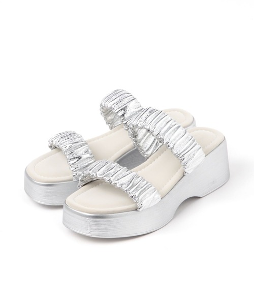 LAKOLE（ラコレ）の「ギャザーボリュームサンダル / 114250（サンダル・レディース・ブラック/シルバー・MEDIUM/LARGE）」の13枚目の写真