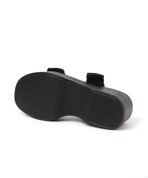 LAKOLE（ラコレ）の「ギャザーボリュームサンダル / 114250（サンダル・レディース・ブラック/シルバー・MEDIUM/LARGE）」の17枚目の写真