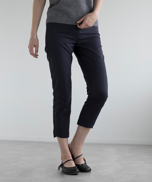 DECADE CLASSIC(ディケイド クラシック)の「【DECADE CLASSIC】フィットテーパードパンツ (SS)(スラックス・レディース・ベージュ/ネイビー/ブラック・27/28/26)」の1枚目の写真