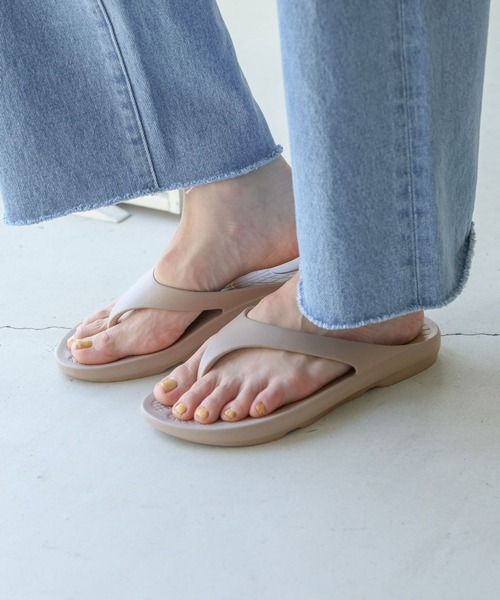 LEPSIM（レプシィム）の「EVAトングサンダル　112990（サンダル・レディース・ブラック/ベージュ・MEDIUM/LARGE）」の7枚目の写真