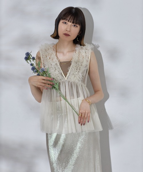 each（イーチ）の「深Vネックフリルチュールペプラムベスト（ベスト・レディース・ブラック/アイボリー/ライトグレー・FREE）」の10枚目の写真