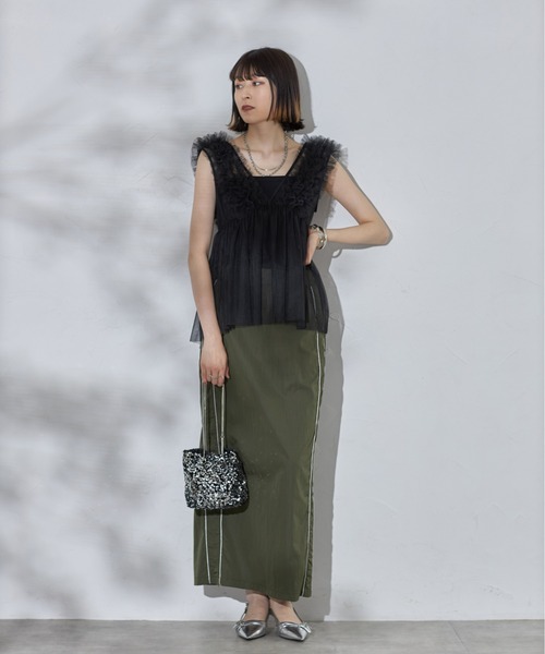 each（イーチ）の「深Vネックフリルチュールペプラムベスト（ベスト・レディース・ブラック/アイボリー/ライトグレー・FREE）」の15枚目の写真