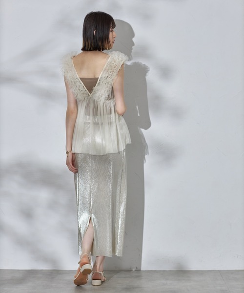 each（イーチ）の「深Vネックフリルチュールペプラムベスト（ベスト・レディース・ブラック/アイボリー/ライトグレー・FREE）」の7枚目の写真