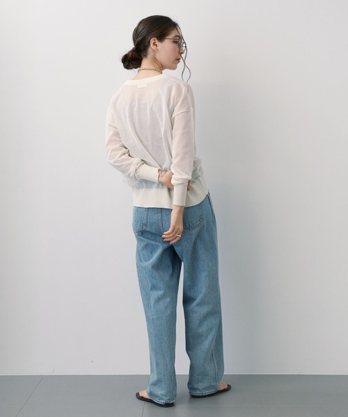 saloon（サルーン）の「SALOON(サルーン)/シアーVネックラメカーディガン【手洗い可】長袖（カーディガン/ボレロ・レディース・ブラック/ホワイト/グレー・FREE）」の6枚目の写真