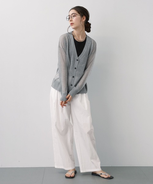 saloon（サルーン）の「SALOON(サルーン)/シアーVネックラメカーディガン【手洗い可】長袖（カーディガン/ボレロ・レディース・ブラック/ホワイト/グレー・FREE）」の10枚目の写真