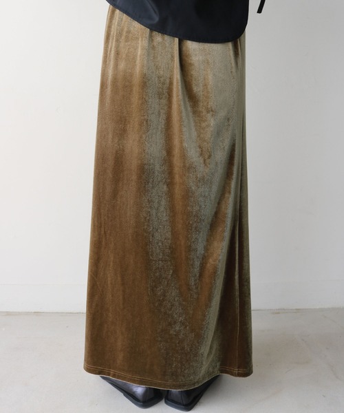 select MOCA by son（セレクトモカバイソン）の「ベロアIラインロングスカート【スタイルアップ】（スカート・レディース・ブラック/カーキ/グレー/スモークグレー・SMALL/MEDIUM/LARGE）」の9枚目の写真