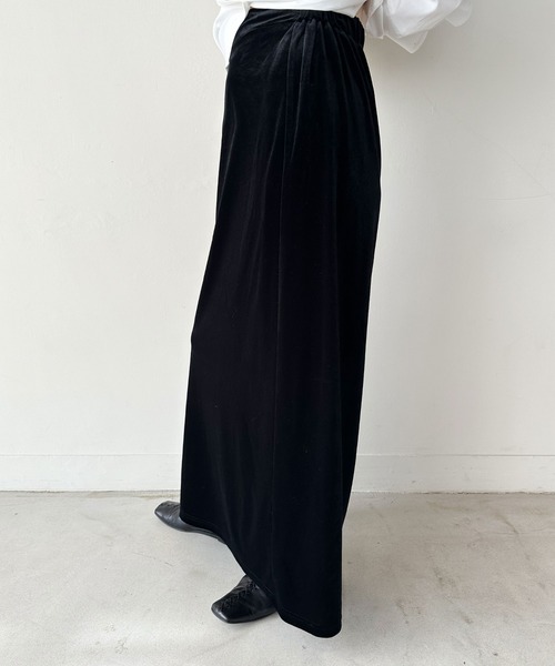 select MOCA by son（セレクトモカバイソン）の「ベロアIラインロングスカート【スタイルアップ】（スカート・レディース・ブラック/カーキ/グレー/スモークグレー・SMALL/MEDIUM/LARGE）」の20枚目の写真
