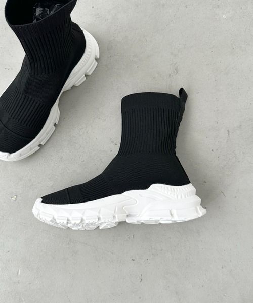 CLEA(クレア)の「ソックススニーカーブーツ(ブーツ・レディース・ブラック/ホワイト・23.5cm/24.5cm)」の16枚目の写真