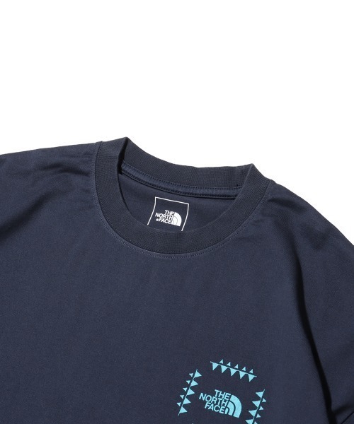 THE NORTH FACE(ザノースフェイス)の「THE NORTH FACE S/S Retro Bandana Logo Tee / ザ・ノース・フェイス ショート スリーブ レトロ バンダナ ロゴ ティー(Tシャツ/カットソー・メンズ・ブラック/ネイビー/ホワイト/オレンジ・XL/L/M/S/XXL)」の15枚目の写真