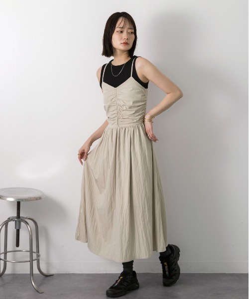 ad thie(アドティエ)の「フロントギャザー キャミワンピース(ワンピース・レディース・ベージュ/ブラック/ナチュラル・FREE)」の21枚目の写真