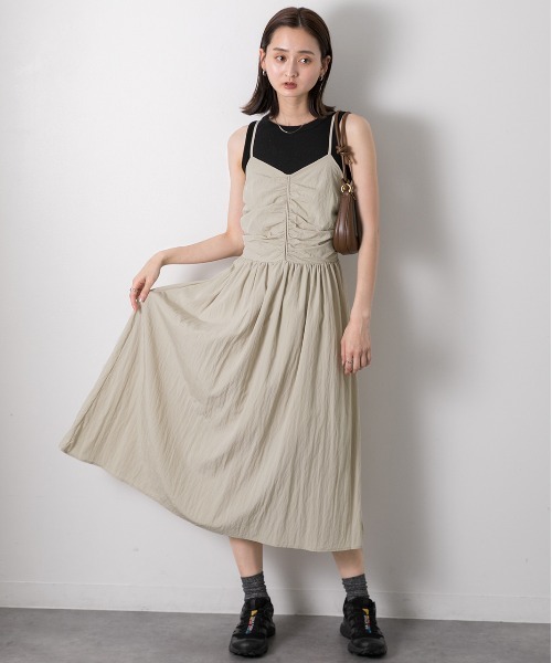 ad thie(アドティエ)の「フロントギャザー キャミワンピース(ワンピース・レディース・ベージュ/ブラック/ナチュラル・FREE)」の20枚目の写真