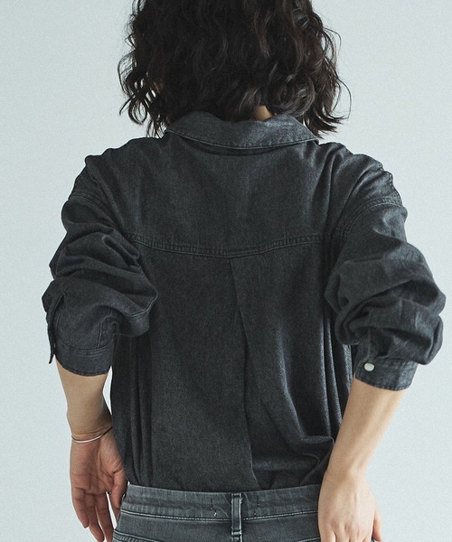 SOMETHING（サムシング）の「SOMETHING ビッグデニムシャツ（シャツ/ブラウス・レディース・ブルー/ブラック系その他・FREE）」の7枚目の写真