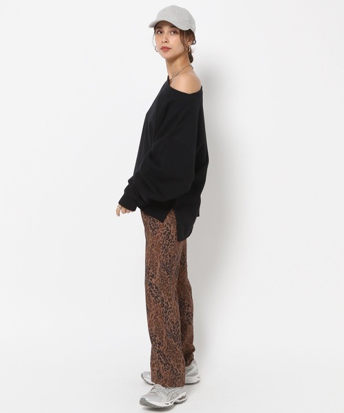 HEREIAM（ヘレイアム）の「【HEREIAM】オフショル裏毛プルオーバー（スウェット・レディース・ブラック/オフホワイト/バーガンディー・FREE）」の21枚目の写真