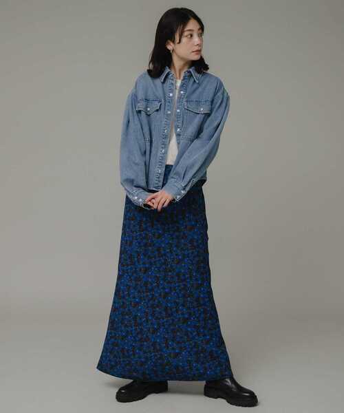 URBAN RESEARCH Sonny Label（アーバンリサーチサニーレーベル）の「小花柄プリントロングスカート（スカート・レディース・ネイビー/ブラック・36/38）」の21枚目の写真