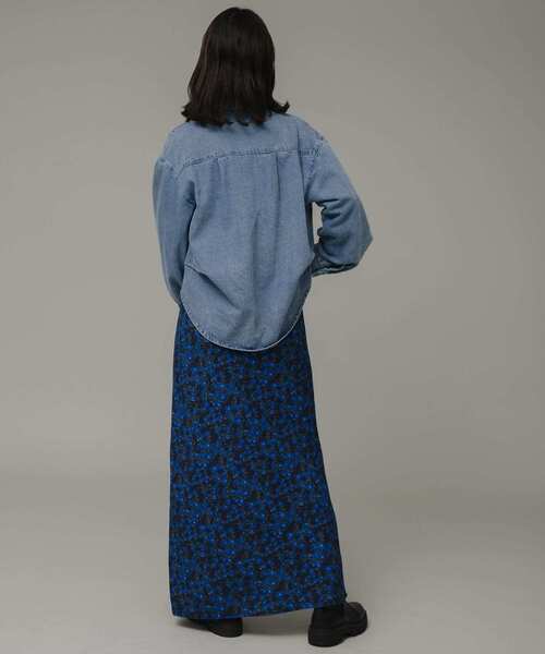 URBAN RESEARCH Sonny Label（アーバンリサーチサニーレーベル）の「小花柄プリントロングスカート（スカート・レディース・ネイビー/ブラック・36/38）」の19枚目の写真