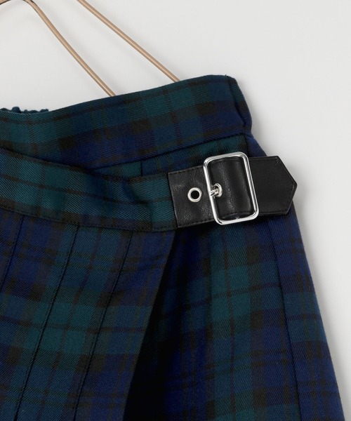 LOWRYS FARM（ローリーズファーム）の「アシメキルトプリーツスカート　150285（スカート・キッズ・ネイビー/レッド・150cm/140cm/130cm/120cm/110cm）」の4枚目の写真