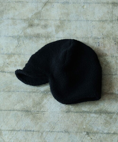 fennica(フェニカ)の「cableami / RECYCLE WOOL FLIGHT W/CAP with Earflap フライト キャップ(キャップ・レディース・ブラック/オリーブ・LARGE/MEDIUM)」の12枚目の写真