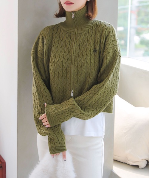 KOBE LETTUCE（コウベレタス）の「胸元刺繍スタンドカラージップニットトップス（ニット/セーター・レディース・ベージュ/ブラック/グレー/ネイビー/カーキ・M）」の8枚目の写真