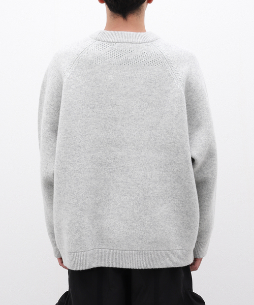 is-ness（イズネス）の「【is-ness / イズネス】VENTILATION KNITTED CREW（ニット/セーター・メンズ・ブラック/ライトグレー/ベージュ・MEDIUM/LARGE）」の7枚目の写真