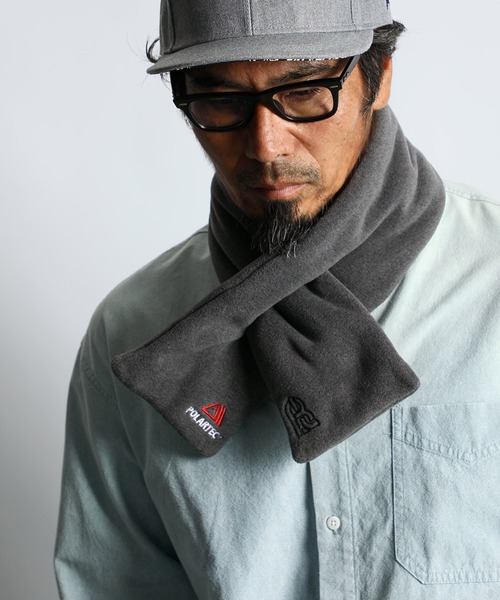 The DUFFER of ST.GEORGE(ザダファーオブセントジョージ)の「〔BLACK LABEL〕POLARTEC "CLASSIC200" MUFFLAR:ポーラテック マフラー(マフラー・メンズ・チャコールグレー/ブラック・F)」の2枚目の写真