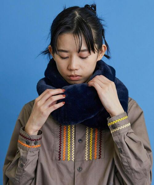 FRAPBOIS（フラボア）の「カラースヌード（ネックウォーマー/スヌード・レディース・オフホワイト/グレイッシュベージュ/ネイビー・FREE）」の15枚目の写真