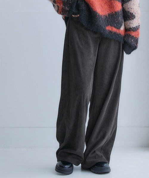 Soiunique（スワユニーク）の「コーデュロイ素材　超ワイドパンツ ［Soiunique］（その他パンツ・レディース・ベージュ/ブラック/ダークブラウン/グリーン/アイボリー・L/M/LL）」の3枚目の写真