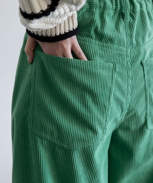 Soiunique（スワユニーク）の「コーデュロイ素材　超ワイドパンツ ［Soiunique］（その他パンツ・レディース・ベージュ/ブラック/ダークブラウン/グリーン/アイボリー・L/M/LL）」の22枚目の写真