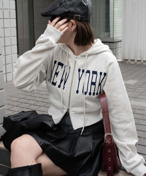 WEGO(ウィゴー)の「WEGO/NEWYORK裏起毛ZIPパーカー(パーカー・レディース・アイボリー/ネイビー/その他1/ライトグレー・FREE)」の3枚目の写真