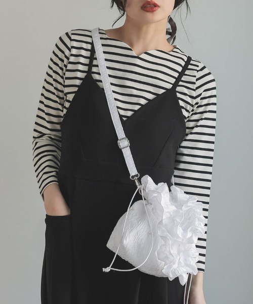 DONOBAN（ドノバン）の「ジャガードフリルバッグ（ショルダーバッグ・レディース・ライトブルー/ブラック/ホワイト・ONE）」の6枚目の写真