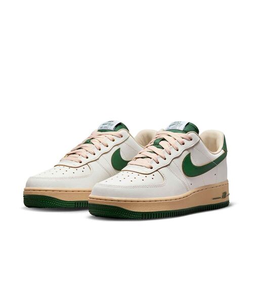 NIKE(ナイキ)の「ナイキ エア フォース 1 '07 LV8 ウィメンズシューズ / Nike Air Force 1 '07 LV8 Women's Shoes DZ4764-133 Sail(スニーカー・レディース・クリーム・22.5/23/23.5/24/24.5/25/25.5/26/26.5/27/27.5/28/28.5/29)」の2枚目の写真
