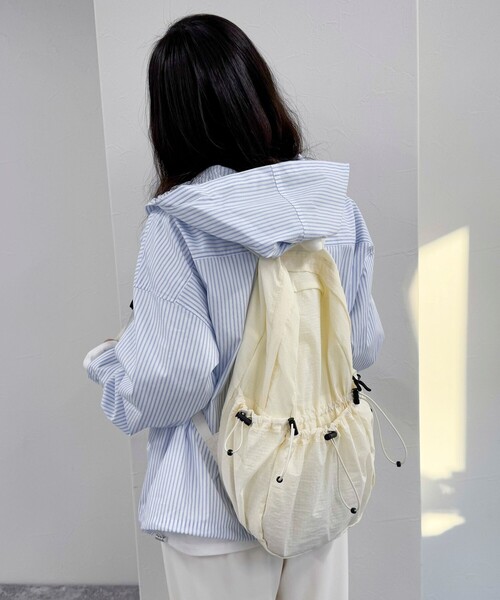 fredy emue（フレディエミュ）の「リップストップドロストリュック（バックパック/リュック・レディース・ライトグレー/ブラック/アイボリー・FREE）」の6枚目の写真