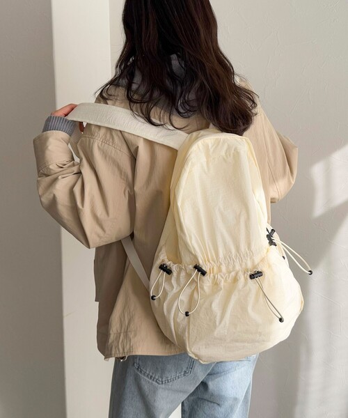 fredy emue（フレディエミュ）の「リップストップドロストリュック（バックパック/リュック・レディース・ライトグレー/ブラック/アイボリー・FREE）」の10枚目の写真