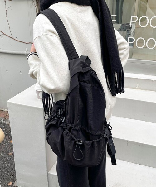 fredy emue（フレディエミュ）の「リップストップドロストリュック（バックパック/リュック・レディース・ライトグレー/ブラック/アイボリー・FREE）」の14枚目の写真