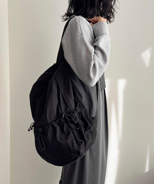 fredy emue（フレディエミュ）の「リップストップドロストリュック（バックパック/リュック・レディース・ライトグレー/ブラック/アイボリー・FREE）」の15枚目の写真