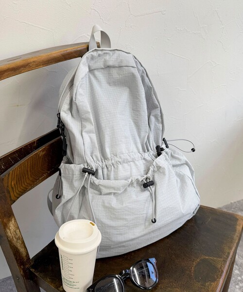 fredy emue（フレディエミュ）の「リップストップドロストリュック（バックパック/リュック・レディース・ライトグレー/ブラック/アイボリー・FREE）」の19枚目の写真