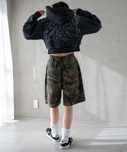 WEGO（ウィゴー）の「WEGO/ヴィンテージウォッシュショートフードブルゾン（デニムジャケット・レディース・ブラック/コバルトブルー/ベージュ・FREE）」の14枚目の写真