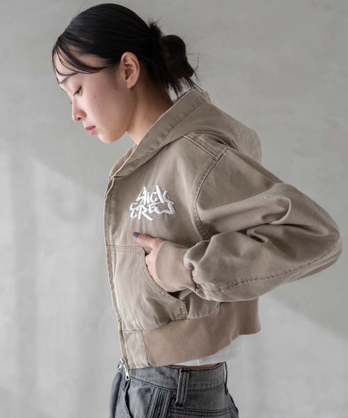 WEGO（ウィゴー）の「WEGO/ヴィンテージウォッシュショートフードブルゾン（デニムジャケット・レディース・ブラック/コバルトブルー/ベージュ・FREE）」の16枚目の写真