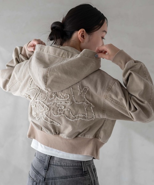 WEGO（ウィゴー）の「WEGO/ヴィンテージウォッシュショートフードブルゾン（デニムジャケット・レディース・ブラック/コバルトブルー/ベージュ・FREE）」の17枚目の写真