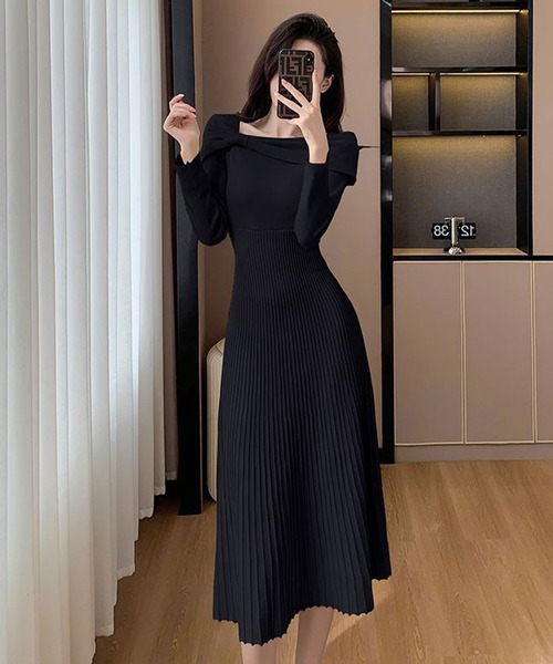 Mejoul（メジュール）の「スクエアネックニットプリーツロングワンピース（ワンピース・レディース・ブラック/アイボリー・F）」の10枚目の写真