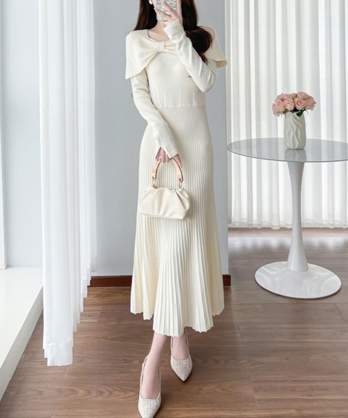 Mejoul（メジュール）の「スクエアネックニットプリーツロングワンピース（ワンピース・レディース・ブラック/アイボリー・F）」の13枚目の写真