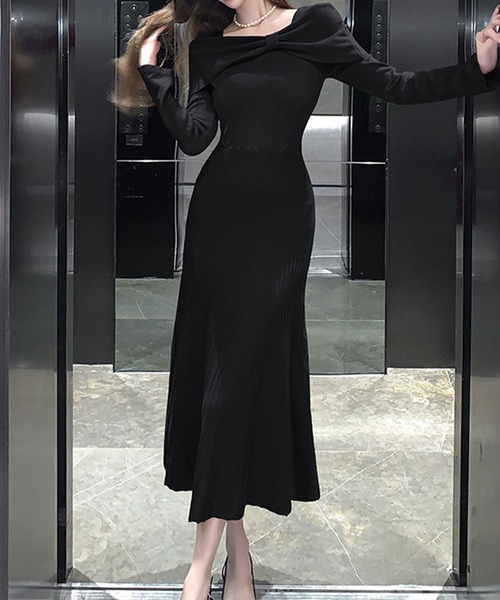 Mejoul（メジュール）の「スクエアネックニットプリーツロングワンピース（ワンピース・レディース・ブラック/アイボリー・F）」の14枚目の写真