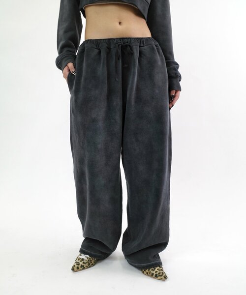 WHO'S WHO gallery（フーズフーギャラリー）の「【SLOPPY/スロッピー】ラインストーン裏毛スウェットパンツ（スウェットパンツ・レディース・アイボリー/チャコールグレー/サックスブルー・FREE）」の4枚目の写真