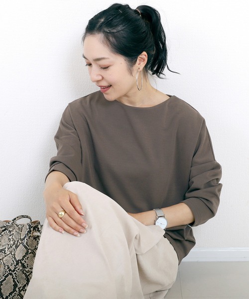 Aletta vita(アレッタビータ)の「7分袖ポンチボートネックコクーンプルオーバー(Tシャツ/カットソー・レディース・オフホワイト/ブラック/ホワイト×ブラック/ベージュ/チャコール/サンドベージュ/グリーン/ブラウン・FREE)」の5枚目の写真