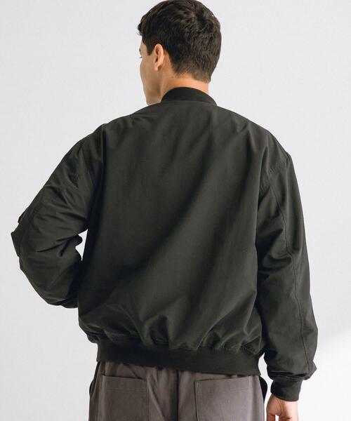 URBAN RESEARCH Sonny Label（アーバンリサーチサニーレーベル）の「撥水ライトウェイトMA-1ジャケット（MA-1・メンズ・ブラック/オリーブ・MEDIUM/LARGE/X-LARGE）」の7枚目の写真