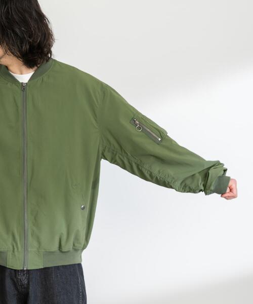 URBAN RESEARCH Sonny Label（アーバンリサーチサニーレーベル）の「撥水ライトウェイトMA-1ジャケット（MA-1・メンズ・ブラック/オリーブ・MEDIUM/LARGE/X-LARGE）」の22枚目の写真