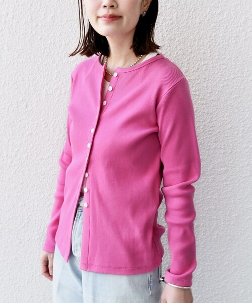 SHIPS（シップス）の「〈洗濯機可能〉ポッシュ テレコ リブ ボタン カーディガン（カーディガン/ボレロ・レディース・ピンク/ネイビー/ホワイト・ONE SIZE）」の16枚目の写真