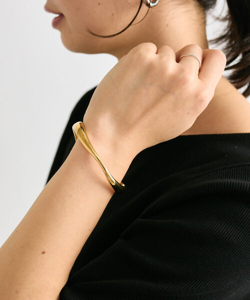 RIVE DROITE(リヴドロワ)の「【R.good(アールドットグッド)】カーブバングル(ブレスレット・レディース・シルバー/ゴールド・FREE)」の11枚目の写真