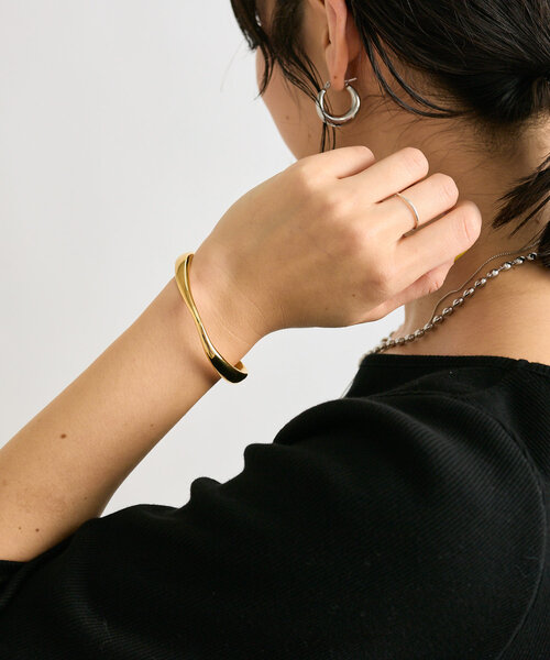 RIVE DROITE(リヴドロワ)の「【R.good(アールドットグッド)】カーブバングル(ブレスレット・レディース・シルバー/ゴールド・FREE)」の10枚目の写真