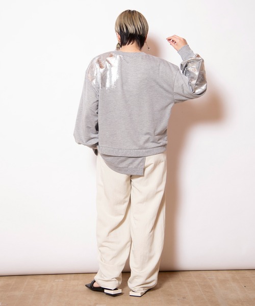 OSMOSIS(オズモーシス)の「箔プリントミニ裏毛プルオーバー(Tシャツ/カットソー・レディース・ホワイト/アッシュグレー/ブラック・ONE SIZE)」の15枚目の写真