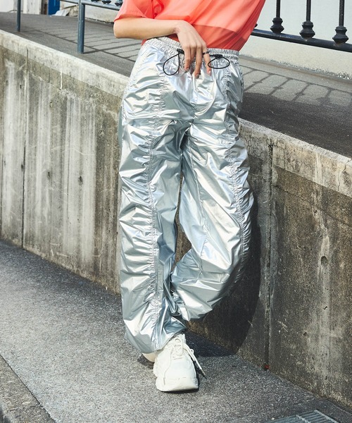 DURAS(デュラス)の「メタリックパンツ(カーゴパンツ・レディース・シルバー/ブラック/ピンク・SMALL/MEDIUM)」の10枚目の写真